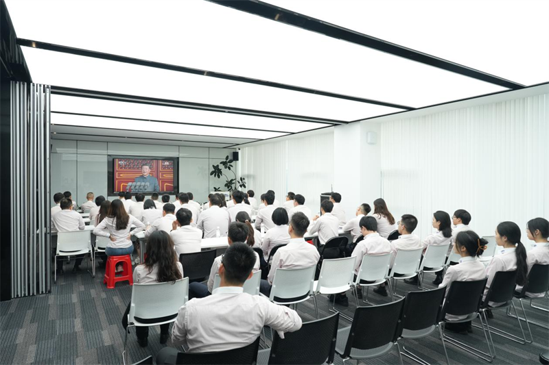 Ti år med opp- og nedturer, 1,4 milliarder menneskers hjerter – QGM deler ære med moderlandet