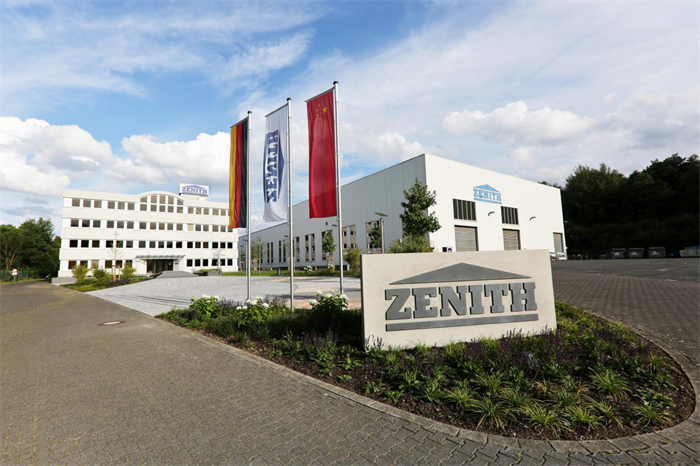 Quangongs tyske datterselskap Zenite berømmer mangeårige ansatte, og hyller håndverk og lojalitet