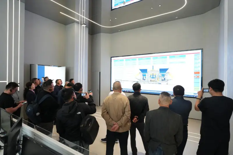 Det andre stående rådsmøtet i den åttende sesjonen til China Building Blocks Association ble holdt i Quanzhou; Quangong Machinery Co., Ltd. Bidrar til industriutveksling og utvikling.